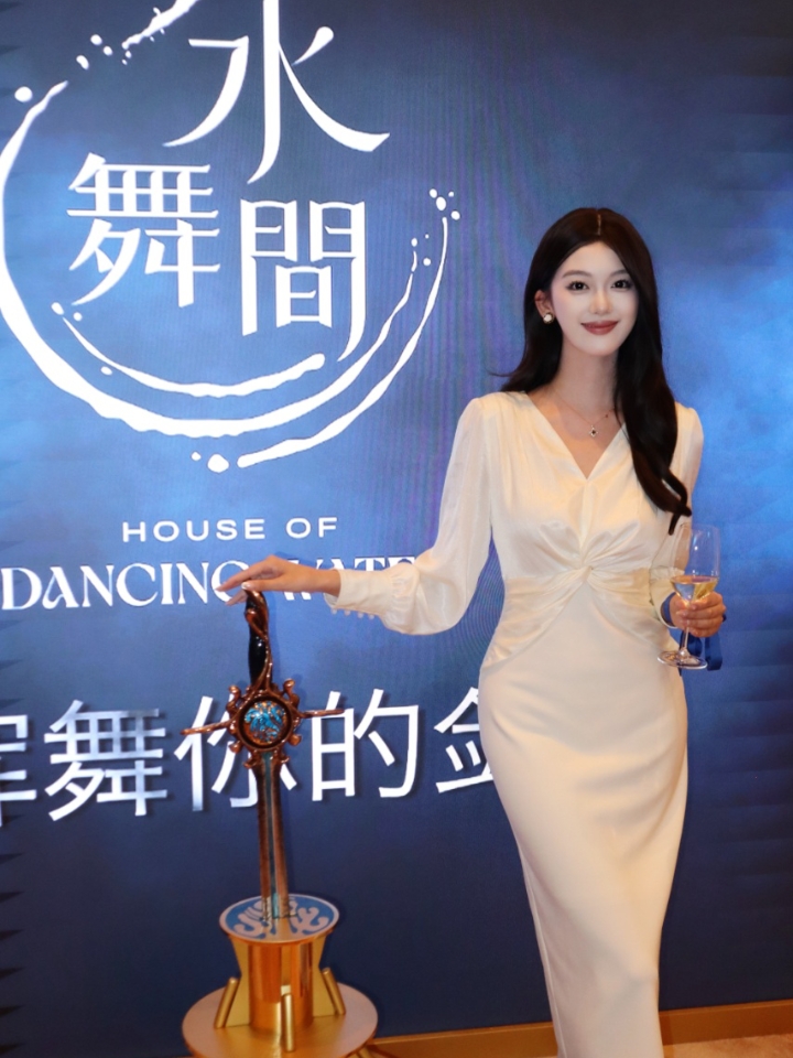 《水舞间》不愧是被称为「一生必看的⽔上汇演！」‼️