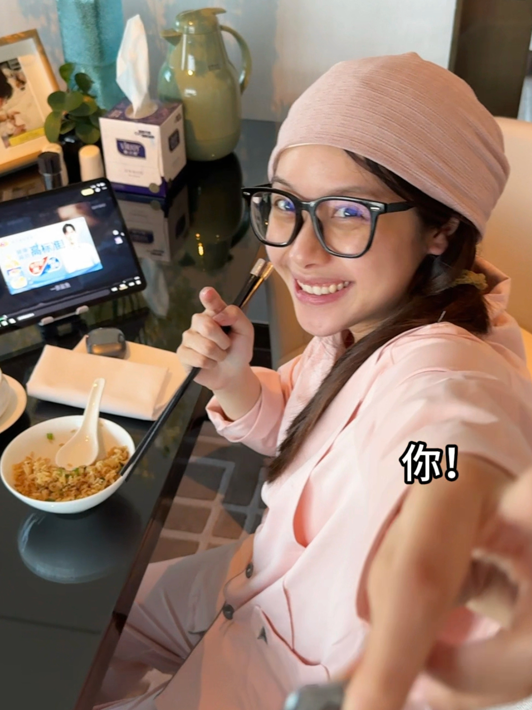 正在努力适应新手妈妈的角色呢！