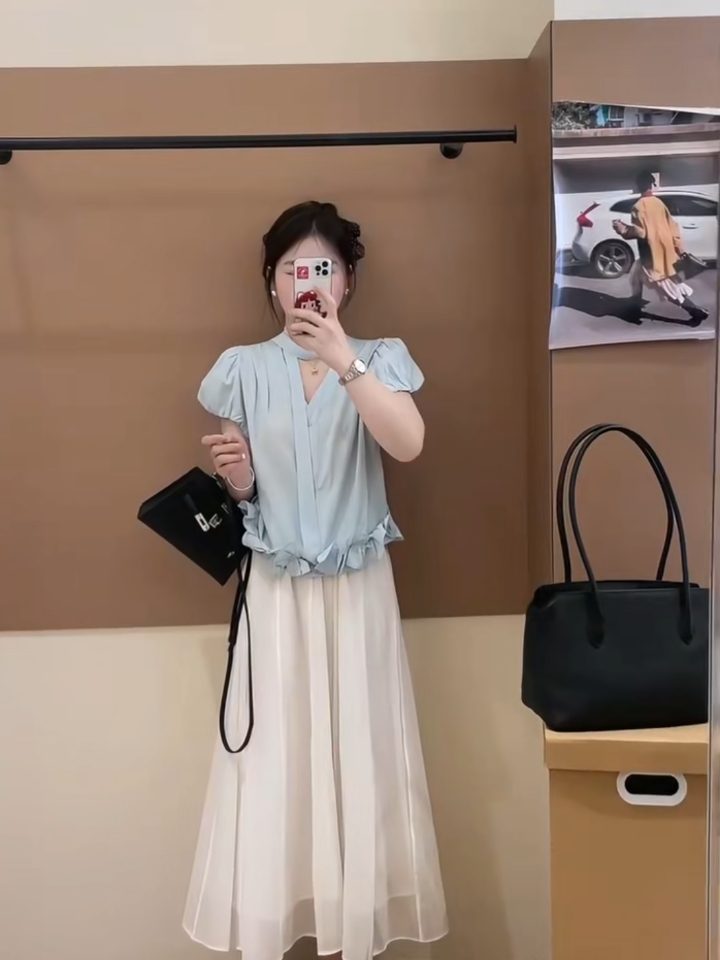 蓝白搭配