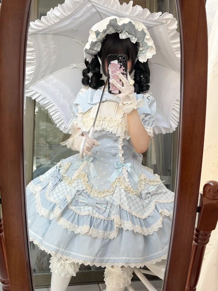 就是说这条蓝色款怎么会这么萌的嘞！！！搭配bnt真的太甜啦，冲了冲了 #lo安利 #lo #lo裙