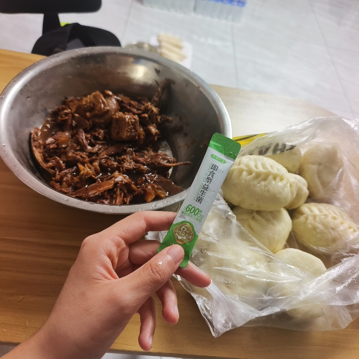 最近狂吃碳水 幸好有茶颜益生菌