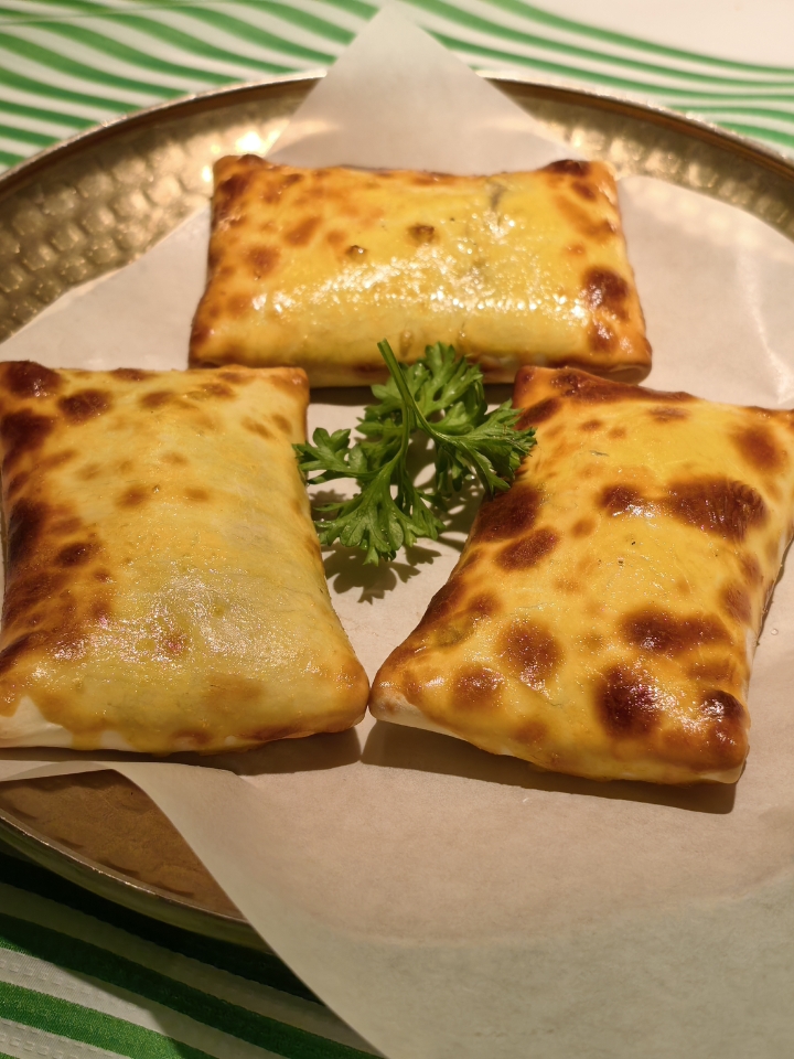 爱上新疆菜❗羊肉烤包子真的香拥我‼️
