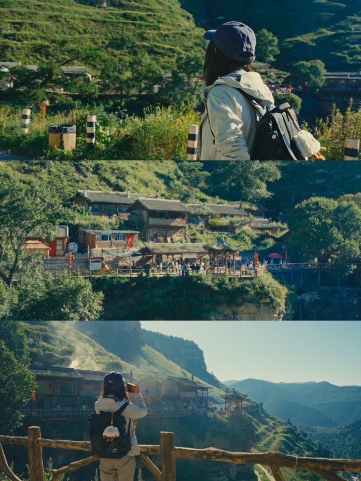 我竟然在山西的大山深处，找到了真正的世外桃源｜ 在山西宁武涔山深处，海拔2300米的绝壁之上，悬空村静静矗立已有三百余年。青石板路延伸在悬崖边，木质栈道下临深渊，古老石屋以木柱凌空支撑，堪称中国古建与自然融合的奇迹。 · 这里没有喧嚣的商业气息，只有村民晾晒的药材、踱步的柴鸡和山间吹来的清风。站在村口眺望，山峰峰巍然耸立，云海在林间流转，仿佛置身山水画卷。 · 📌实用信息： 地址：山西省忻州市宁武...