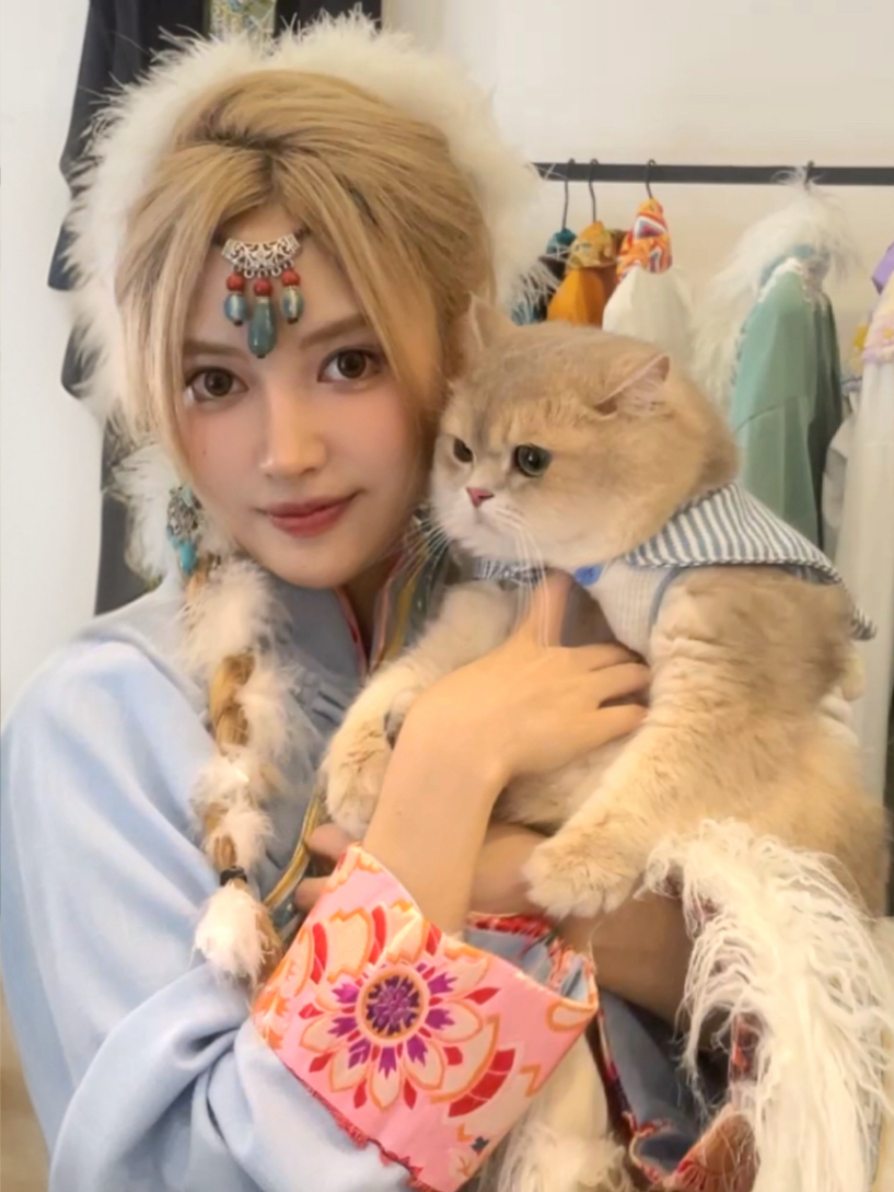 小猫咪生来就是贴贴妈妈的！太会撒娇了🥹