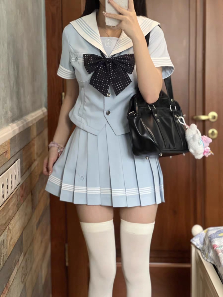 就去这个水色萌啊，不愧是梗豆啊，这个设计真的超级收腰显瘦啊 #jk安利#jk制服#梗豆物语