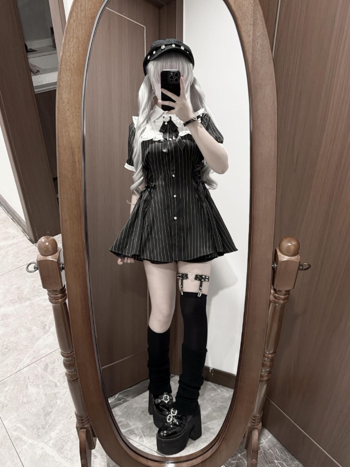 条纹款果然超级显瘦哎，谁懂崩坏兔偶这个蕾服！收腰设计一级棒！#量产型 #雰囲気女子 #蕾服推荐 #蕾服穿搭