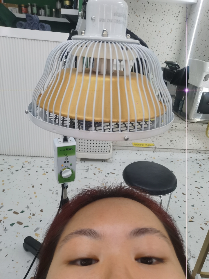 为他掉眼泪的每一个瞬间。你们不觉得这是一个很爱的体现吗 一个人会因为这辈子可能都不会有任何交集的人流泪 心疼他的过去 心疼他的苦难 爱他的一切 包容他的缺点 为他奋不顾身到陌生城市和他见面 我现在看到我担小时候的照片和小时候唱的歌都会忍不住掉眼泪 小小的小孩怎么就长大了 爱的尽头是心疼 如果有人像我爱我担这么爱我 我这辈子都圆满了
