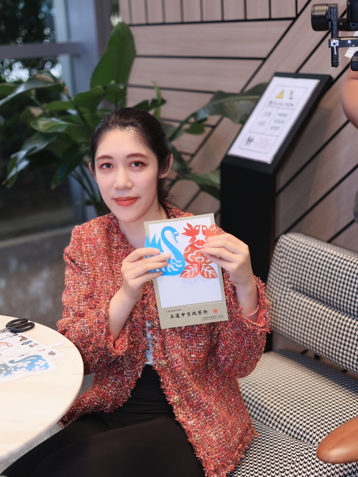 「雅辰聚」呈献“指尖生花，艺术对话”