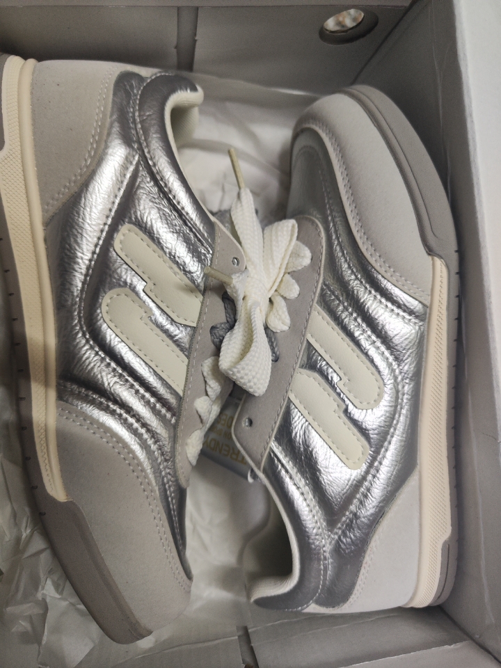 直播间捡漏两双断码鞋