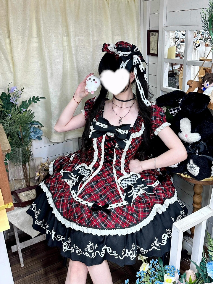 好可太喜欢这个版型设计了，收腰方领穿上也太显瘦了