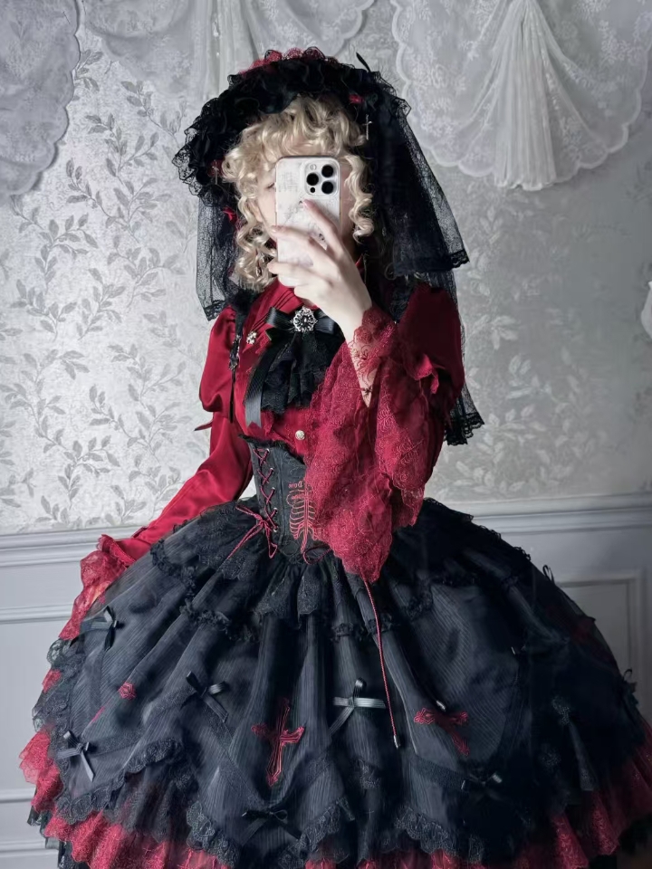 黑红看着更加有层次感，我更喜欢这个搭配！