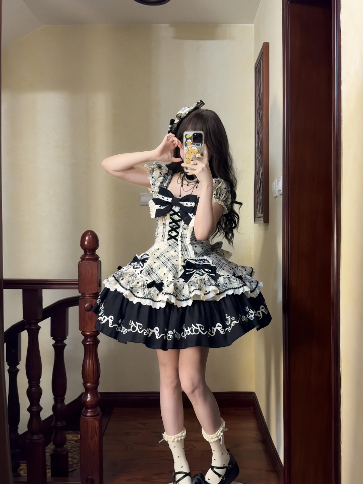 白菜又优雅的小裙子谁能拒绝呀，芝士咩咩家的格纹魔法使，两百多胡萝卜就能拥有的快乐