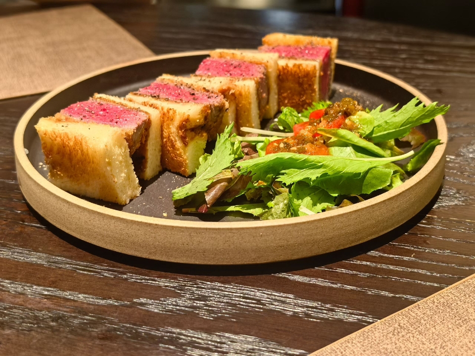 东京同款‼️六花「和牛三明治」一口入魂🐮本日推荐烤串绝了！