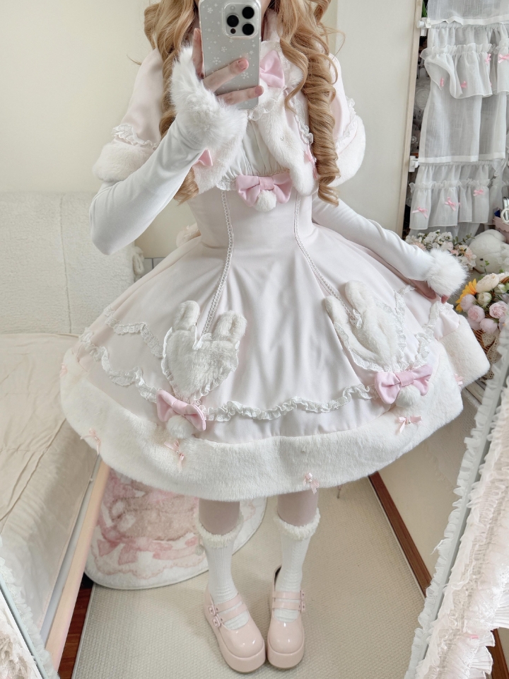 是冬天也可以穿的毛绒绒lo裙呀，兔耳斗篷甜到我啦