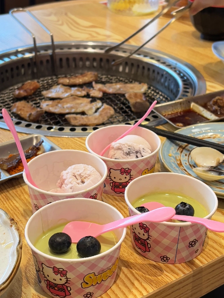 简直退圈第一步，请选择你入群要触发的随机事件：1.玉玉未成年原生家庭三次不幸大吐苦水 2.小团体女明星自嬷的不知天地为何物 3.ooc尬梗巨量放出，大攻攻小受受宠妻成瘾扇巴掌 4.不聊自家只专注恨对家怨毒max 5.公/嬷控场（如果你正好是公/嬷那是好事）） 坏一点甚至能全部同时触发👍🏻