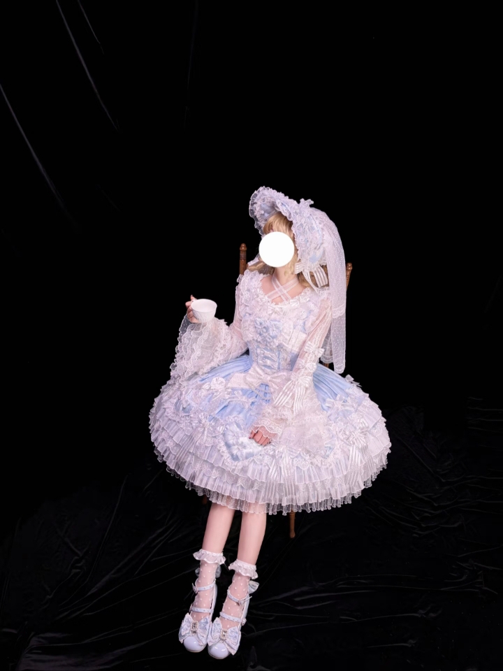 这个蓝色简直不要太萌，怎么能这么有doll感，而且颜色看起来又好清新好日常