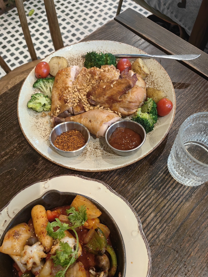 南京西路挖到宝藏餐厅🏡沙律59号小市集