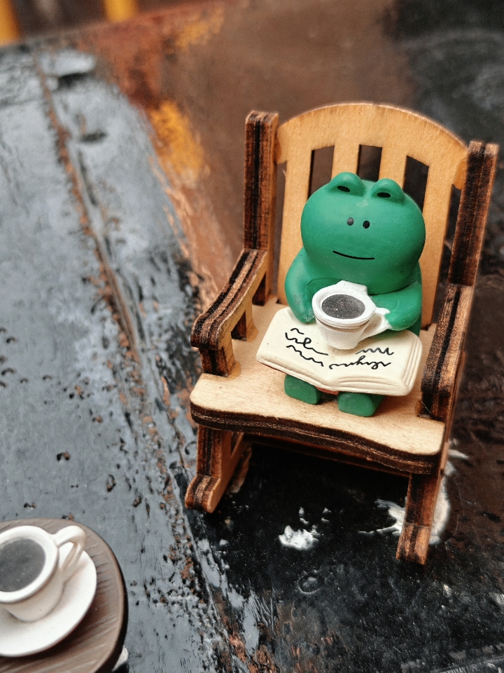 做一只悠哉的小青蛙