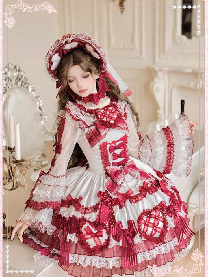 到底是谁不喜欢小花嫁！这真的很像橱柜里的小手办跑出来了，红白超显气色！