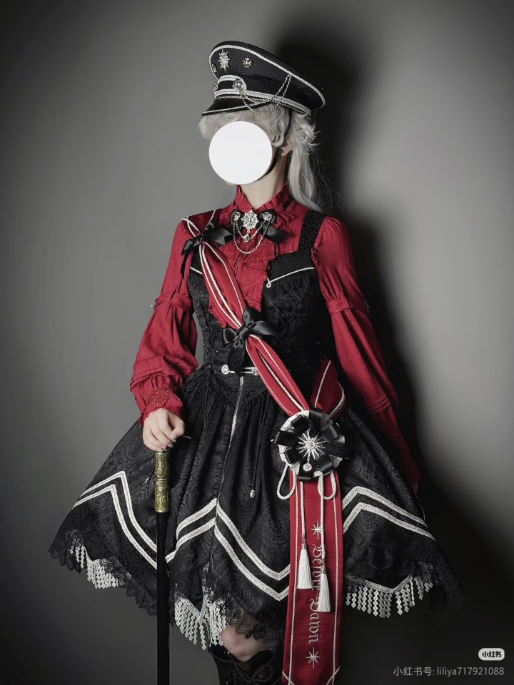 军lo真的太帅了啊啊啊啊！感觉很少有做军lo好看的店家呜呜呜呜，这套好喜欢！