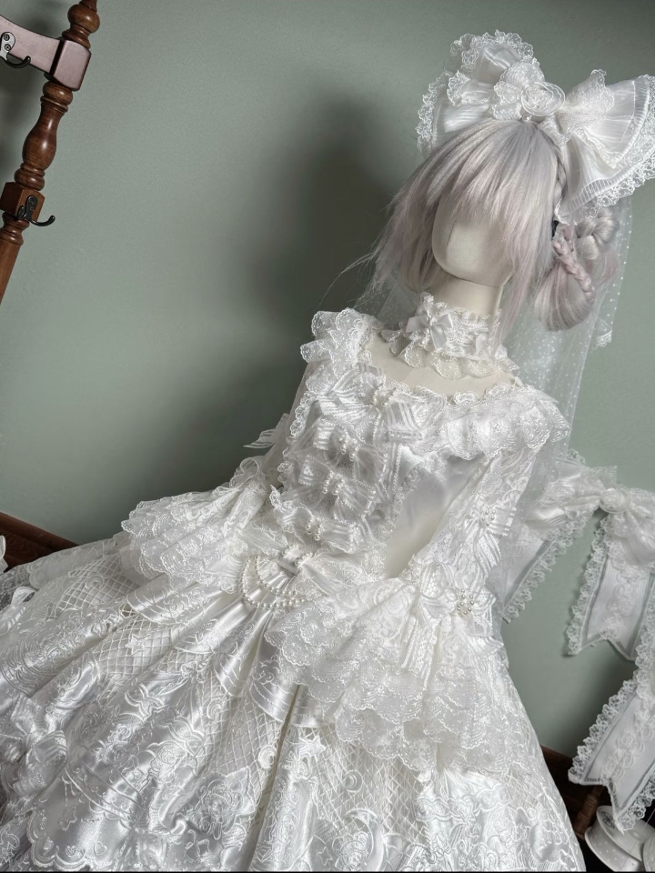 人台也是超级貌美的嘞，这个白色款再人台上细节感更强了好嘛#lo#lo安利#lolita