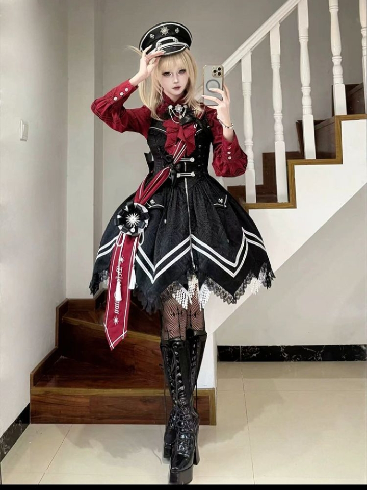 黑红配色的军lo是真的气场强大，这么帅的军lo真的很少见辽