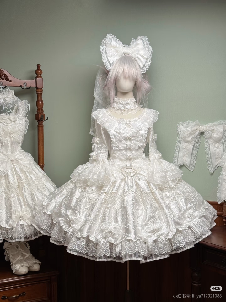 想要的裙子怎么像线面一样繁殖了！dress款和jsk款怎么选啊！