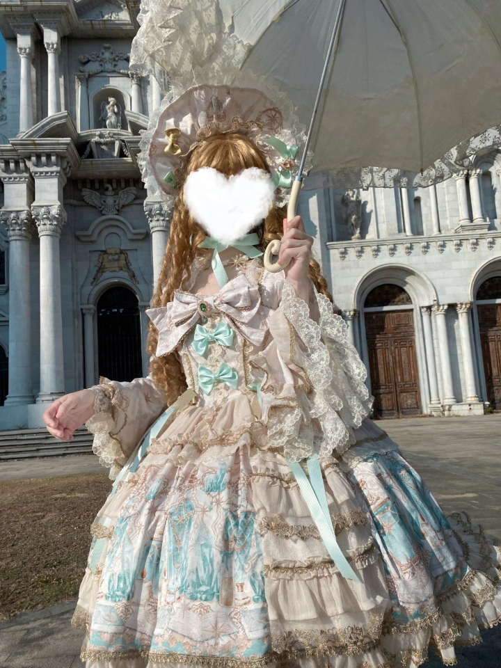 有种古堡公主感的小裙子来了 感觉还蛮喜欢这种设计的