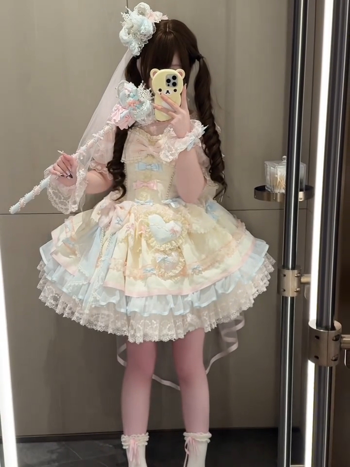 马卡龙甜心穿上简直就是甜甜小蛋糕啊，这个配色也太甜了