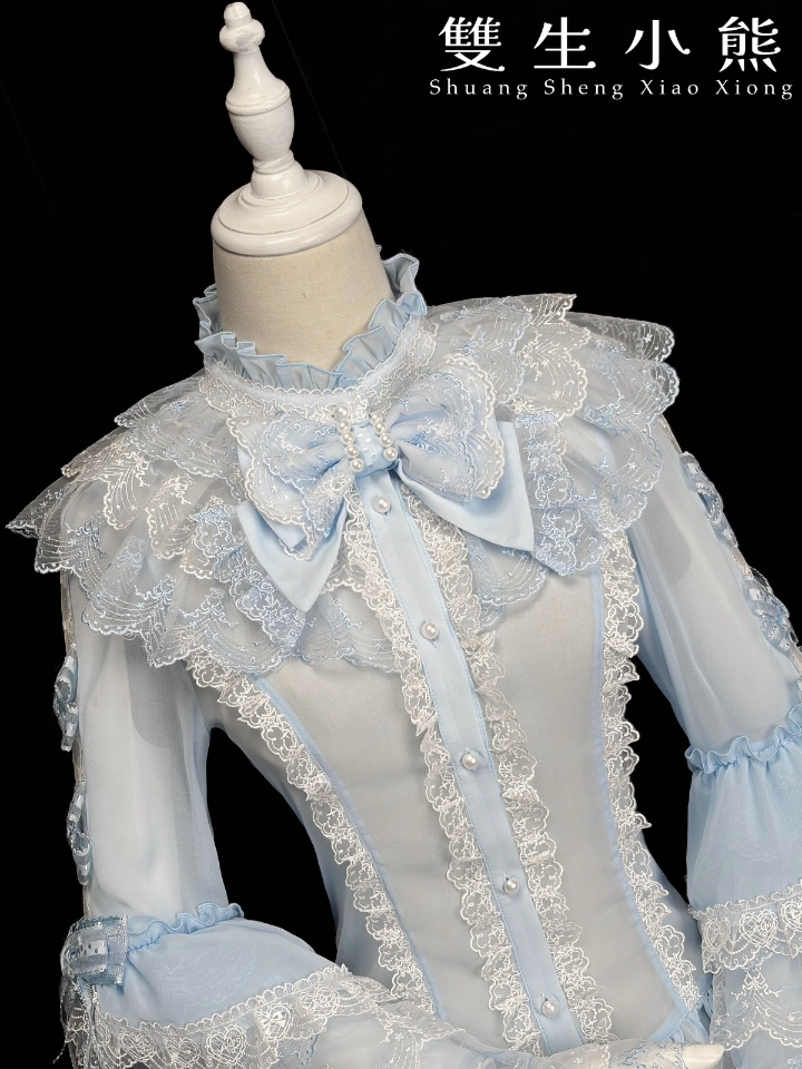 打算冲这个衬衣啦，领口处的蝴蝶结是固定住的，这点还戳我的  #lo #lolita #lo安利