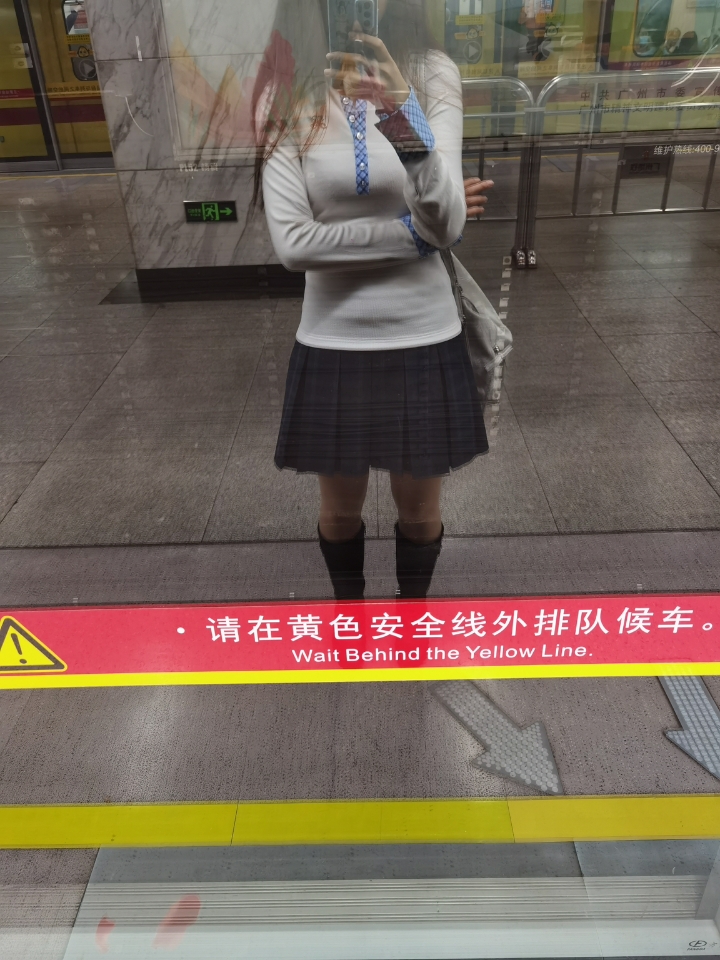 抱歉啊…认真纠结了好久，还是决定不入职啦～特别感谢你和团队给我的机会，也真的特别不好意思打乱你们节奏⑥，给你们添麻烦了！主要昨天傍晚刚接到另一个机会，权衡下来感觉那边跟我的规划更契合些。 1/2 祝火速找到更棒的人选！希望以后有机会再合作～ 再次跟你们说一声抱歉入！