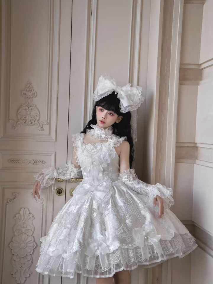 谁懂，真的超有优雅大小姐得感觉嘞，就这个精致程度，这波真嘟是狠狠拿下得好嘛 #lo裙安利 #洛丽塔lolita #lo娘
