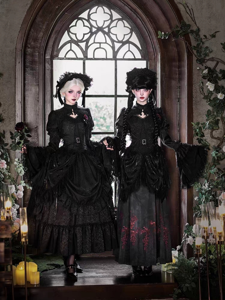 真的是很有暗黑感的小裙子哎，简直太高贵太酷了吧，好喜欢