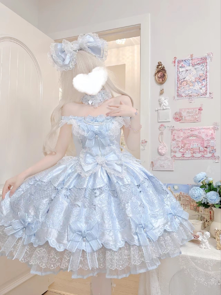 这款银河下的约定，浅蓝色洛丽塔裙搭配着蕾丝+蝴蝶结+蓬裙，梦幻精致，甜妹氛围感拉满~
