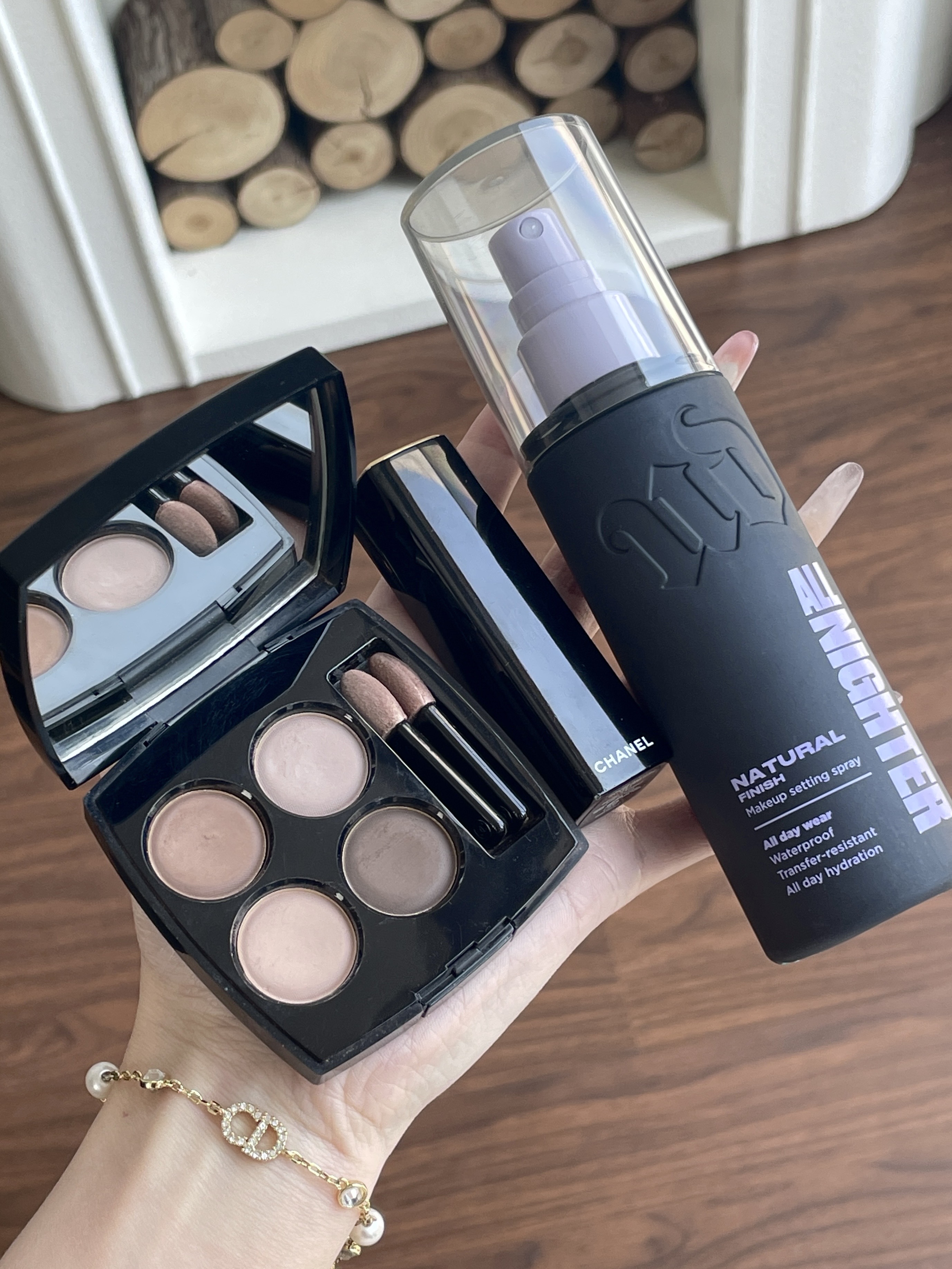 找到了眼影不晕妆的精髓。。