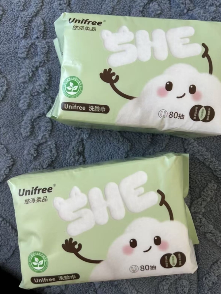 Unifree洗脸巾  80抽*3包💰19.9  干湿两用，用过都无限回购✔️  加厚加大尺寸，一包顶别家两包!  专业做母婴大.牌，安.全感满满！！ 干湿两用💫洗脸巾届大哥👍  亲肤不掉絮💕性价比之.王✌️ 【下单链接】https://p.pinduoduo.com/T5x8pMpF?sc=EFAC