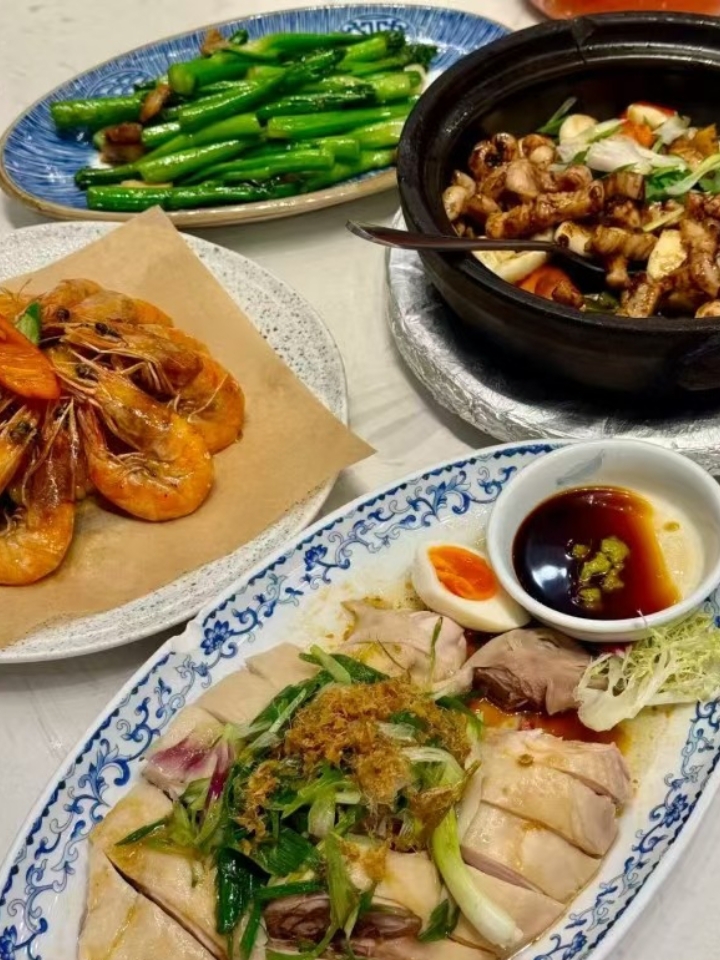 78💰紫苏牛蛙啫啫煲2人套餐  http://dpurl.cn/xJSTotIz  118💰蒜豉酱蒸排骨3人套餐  http://dpurl.cn/8tfSeKIz  148💰葱油淋鸡4人套餐  http://dpurl.cn/J0bO87oz