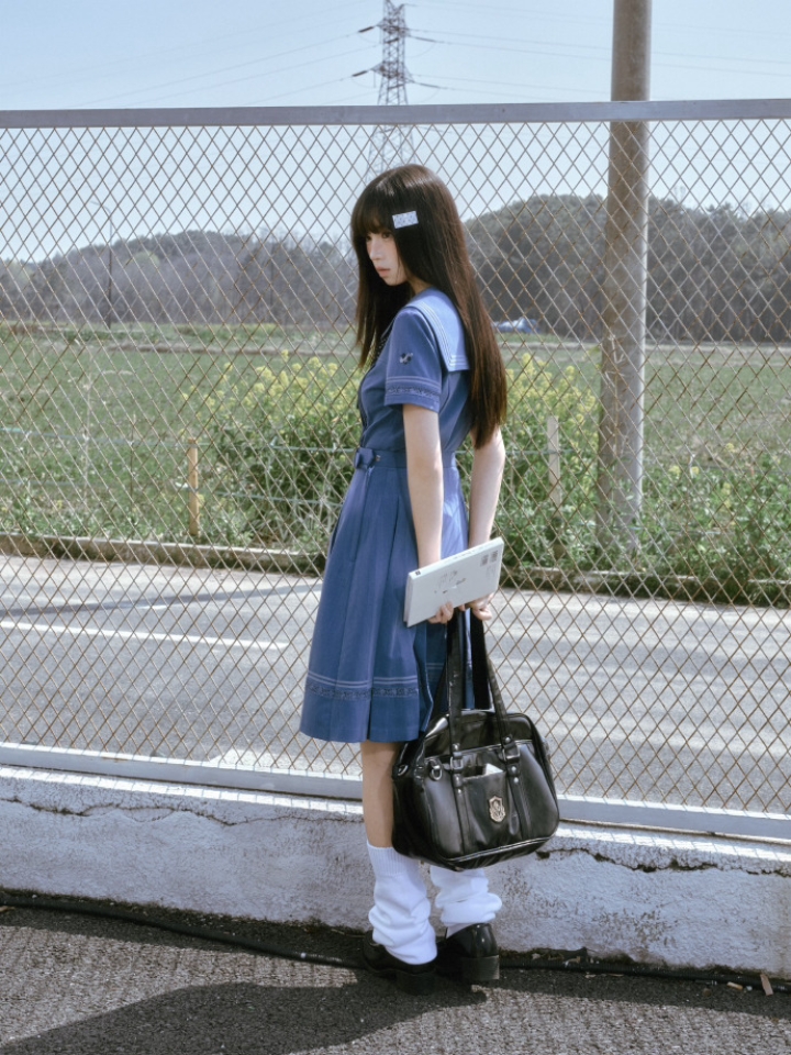 冲浪刷到了梗豆物语家的新品图透，一下戳中了我的心巴呀