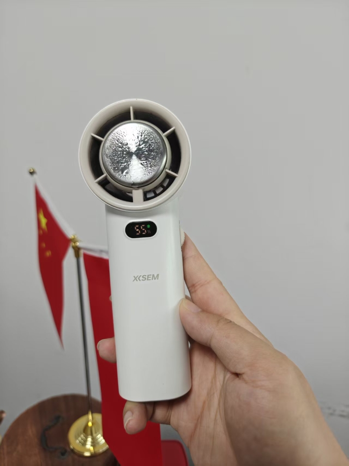 这就是颜值与实力并存的小风扇吧！