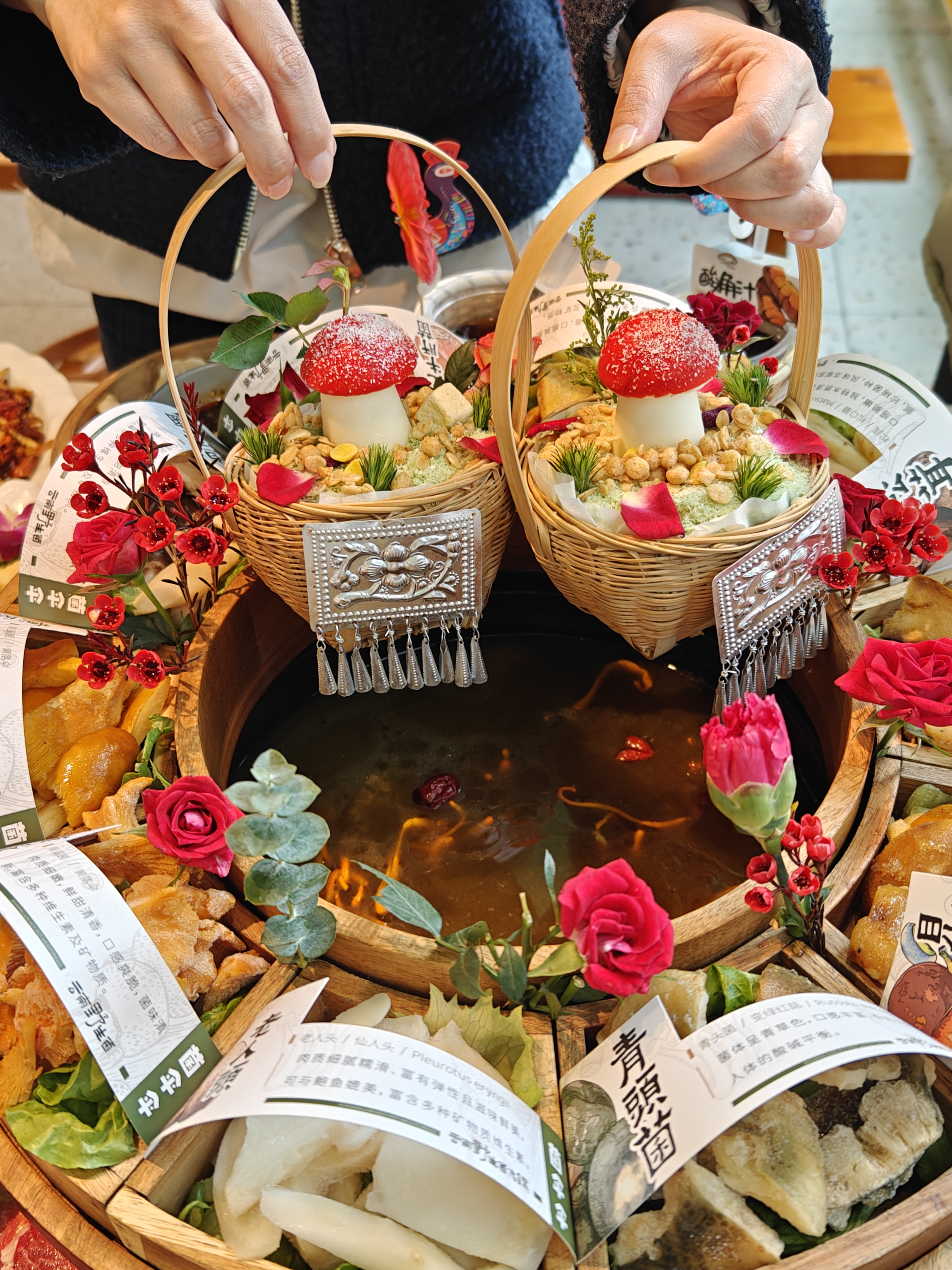 昆明本地人推荐的菌子火锅 盲点不踩雷！