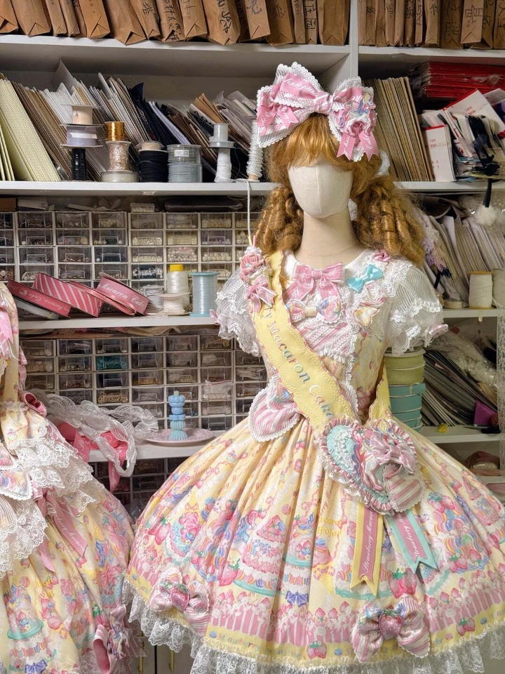 黄色真的很适合春天，让人眼前一亮的感觉！小马刺绣好精致