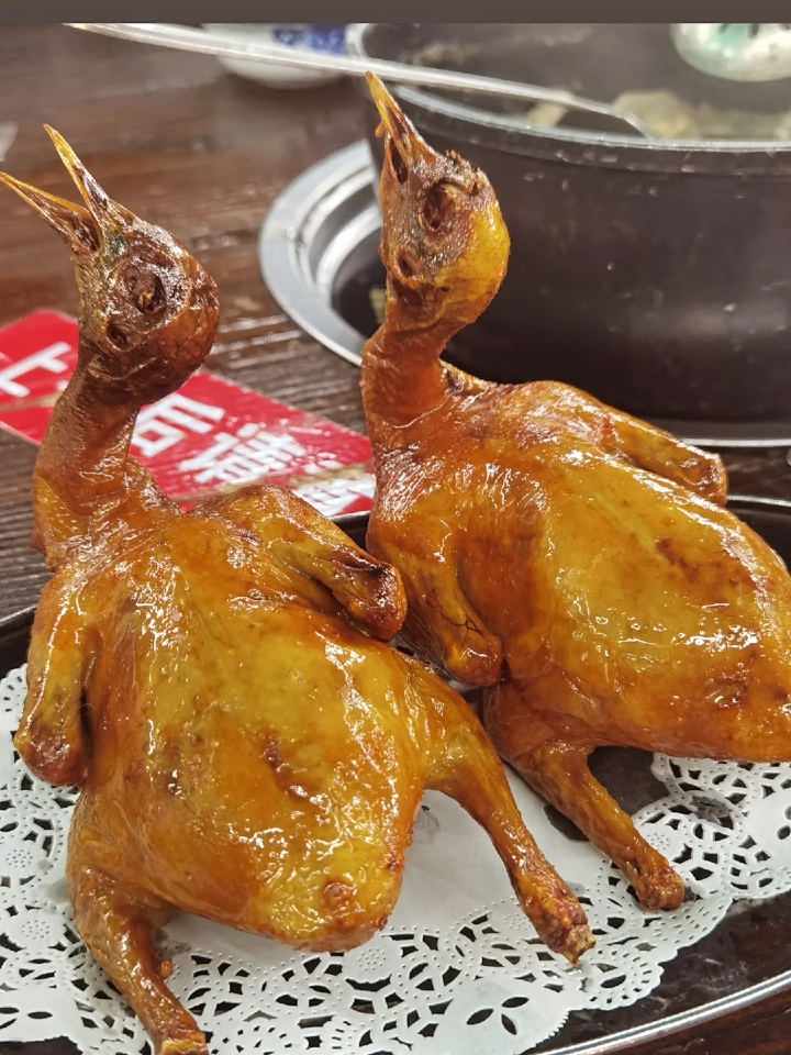 中德眼镜（哎呀老公，睇唔清啊），良恩堂虫草（发现一根假虫草，立赔一万蚊！），蒸汽眼贴（八姑太子炳“…眼睛🧳又干～”诶呀老婆，点解个电视机突然间蒙查查嘅）