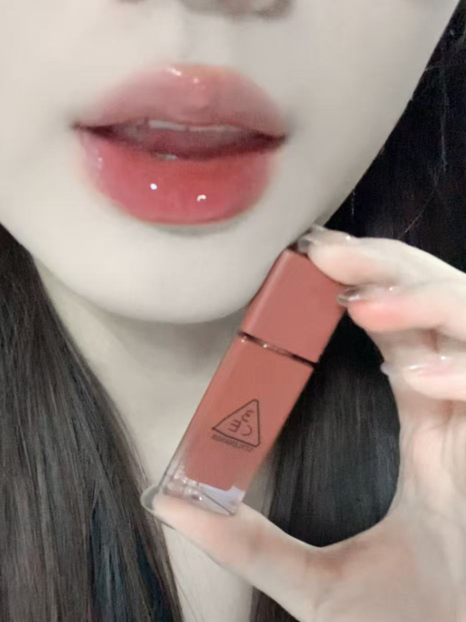 🩵🎧3CE春夏系列 小硬糖唇釉蜜光感夯爆了！