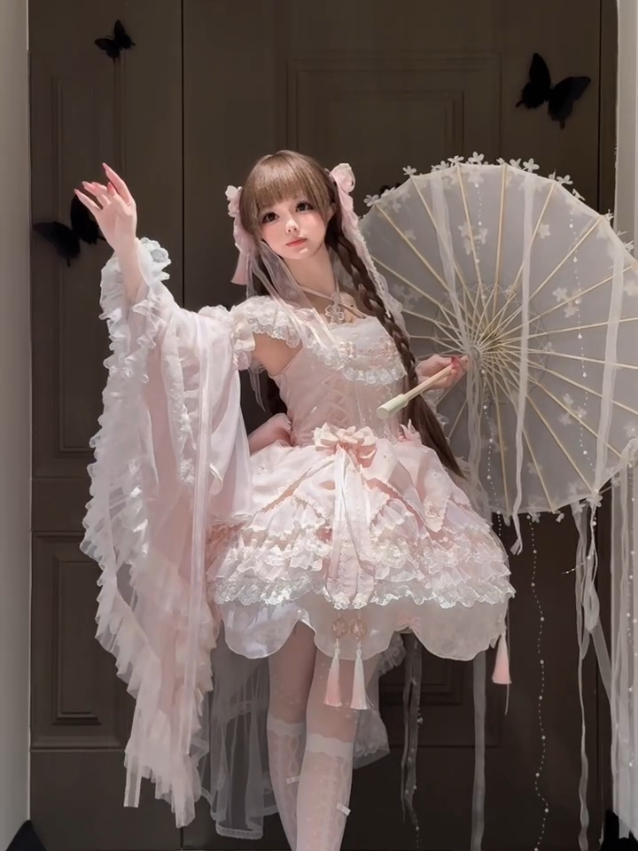 种草了猫cake家的十里樱，姐妹们有没有搭配的鞋子推荐啊