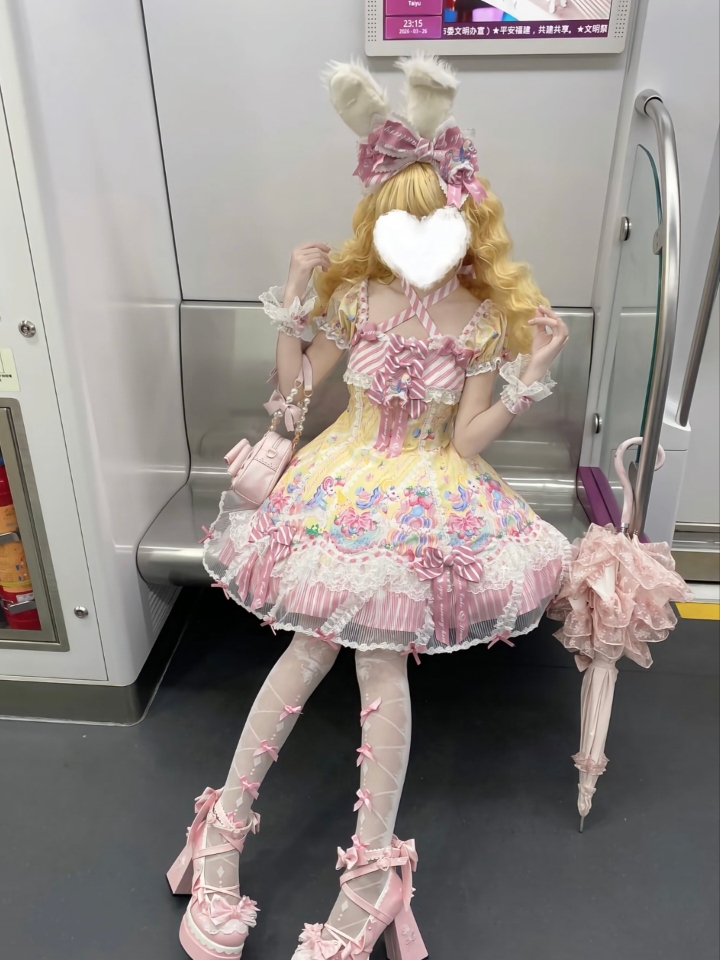 真的没人懂这种萌萌的奶黄色吗，版型也好正好显腿长，狗短长度是真的很适合小个子