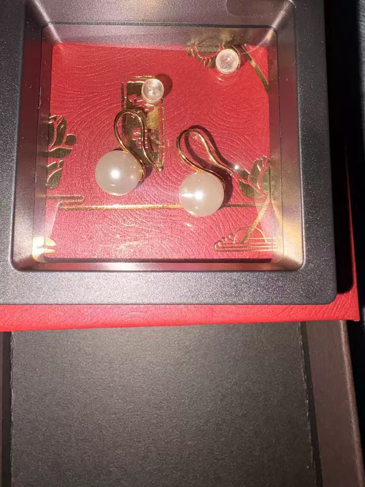 💰百元戴出千元感！施家珍珠耳环太值