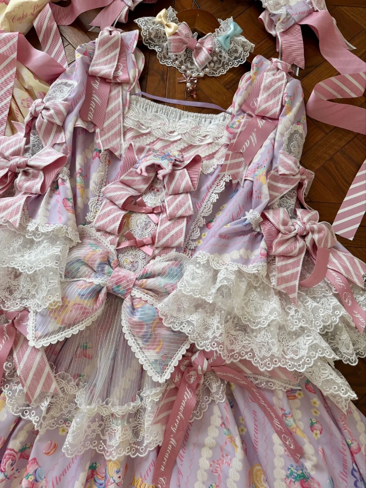 就是这个草莓蛋糕+旋转木马柄，我真的很吃这一套，打算冲个大全套啦 #lolita #lo #lo安利