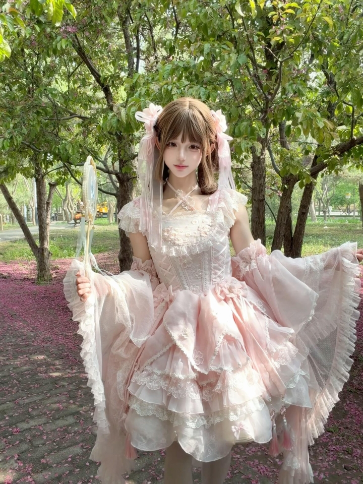 被这个十里樱美到了啊，很久没遇到心动的中华风lo裙了