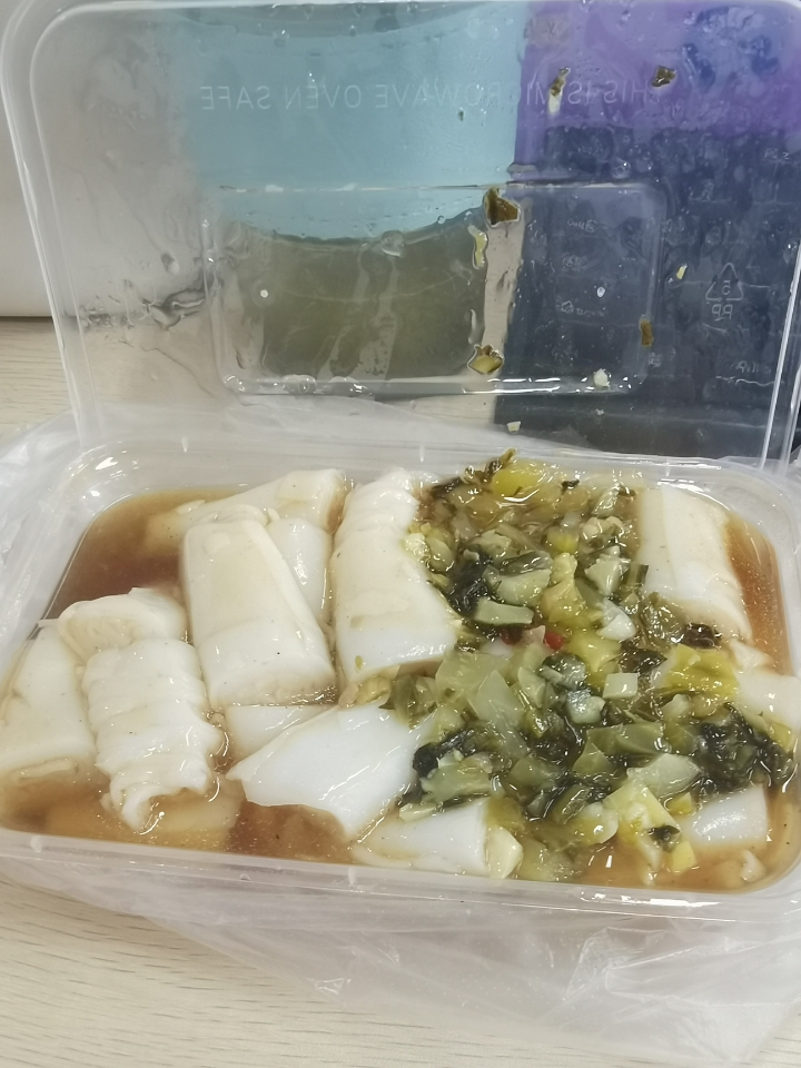 被记住只是想通过他人的回应去认可自己，比如你喜欢这个人你为他做了事，你希望从他对你的感谢，认识你这件事上去印证你做的事是存在的、有意义的，人都有被看见的需求特别是你花了时间花了钱这很正常。我可能说的不太清楚你可以了解一下 镜映需求  [笑哭R]