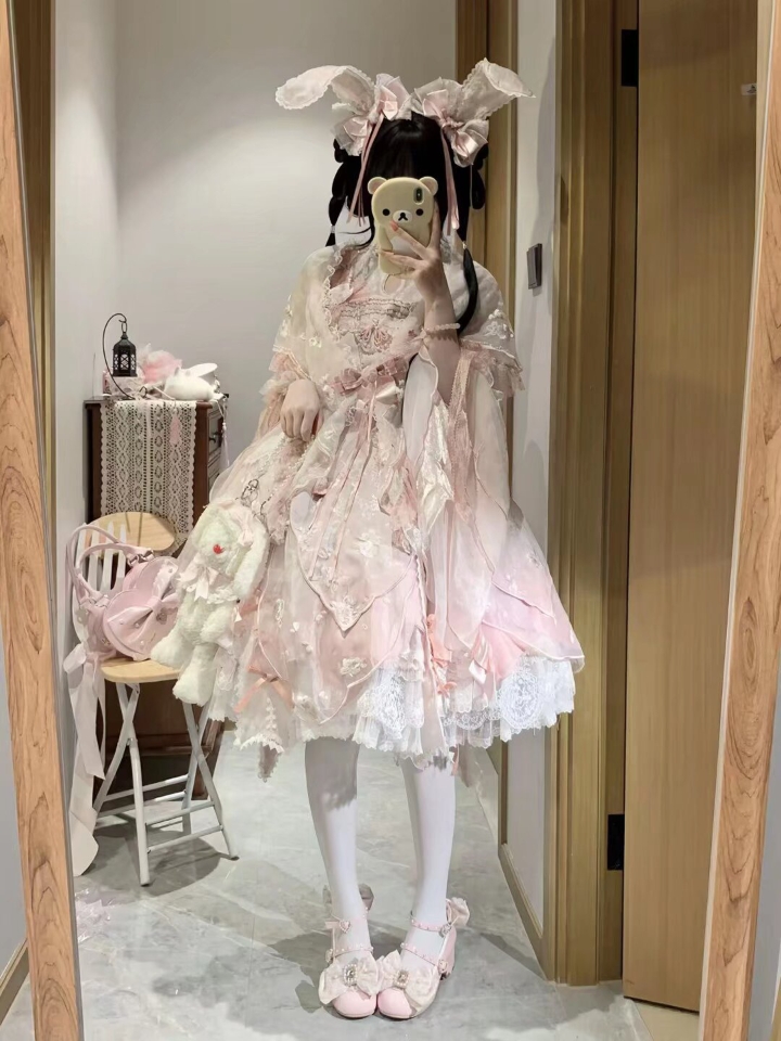 这个桃愿穿上也太萌了吧，一下就戳中了我的心巴